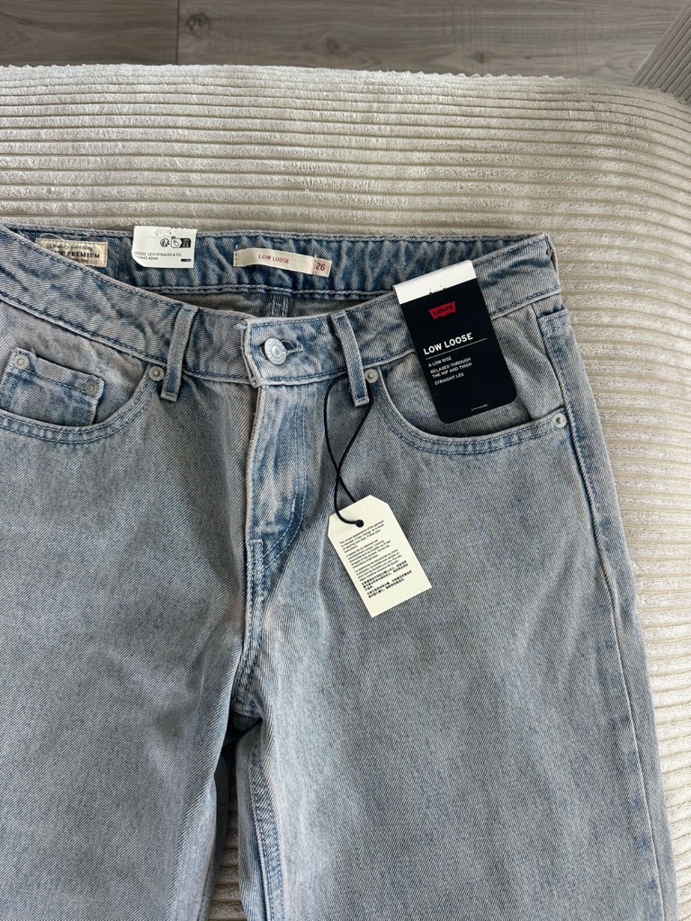 Levi's Light Wash Blue/Grey Wide Leg Jeans - Picture 3 of 4